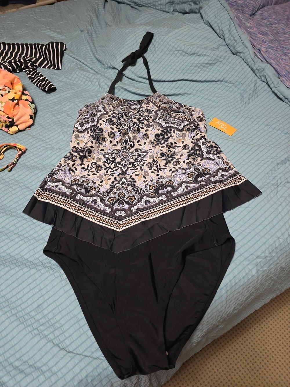 NWT Kona Sol Black, White & Lilac Floral Tankini Top